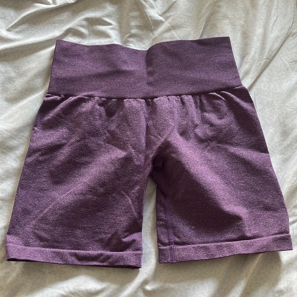 NVGTN size XS seamless pro shorts !
